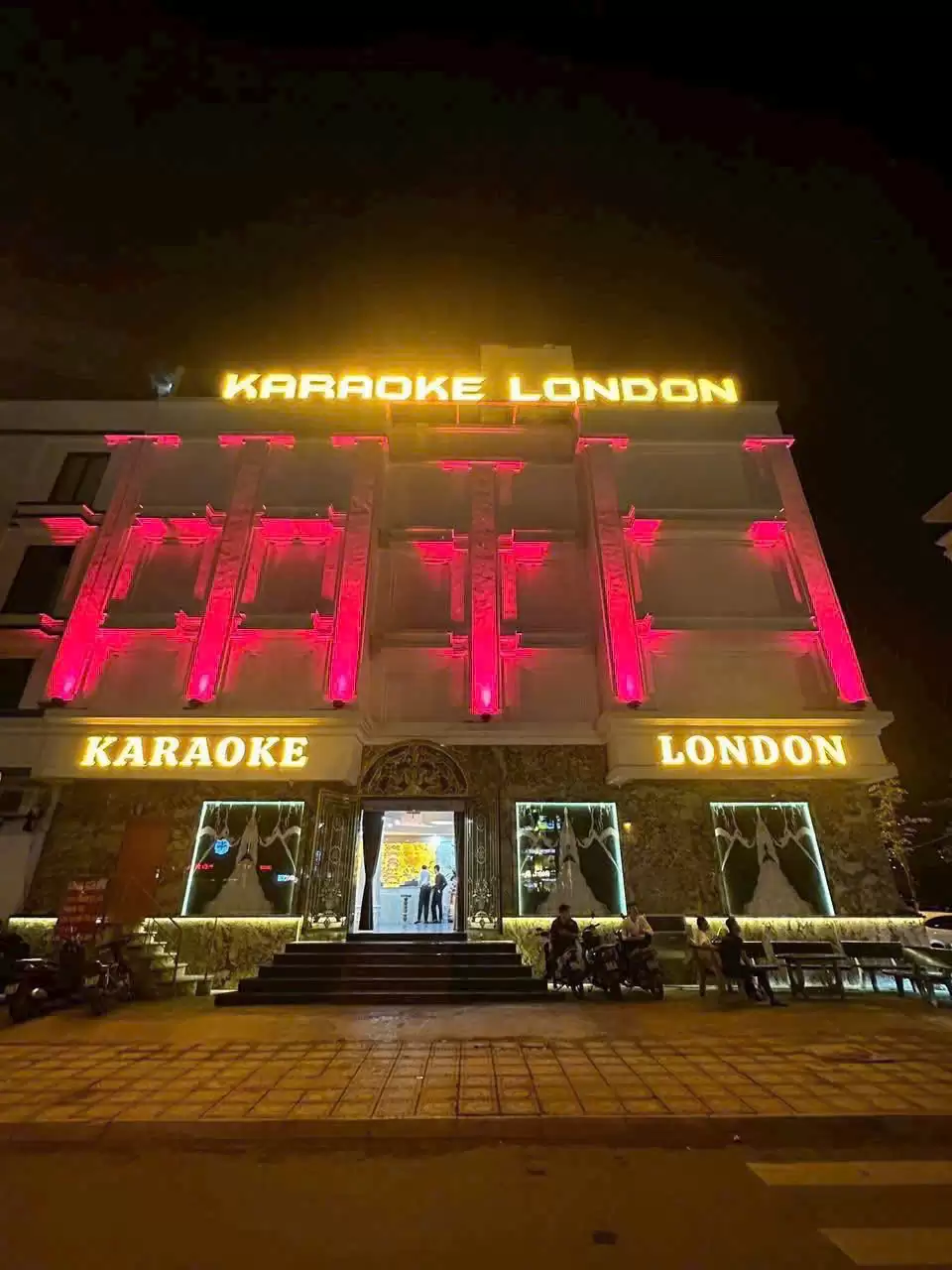 Karaoke London 20 Lê Trọng Tấn – Nơi Dấu Ấn Âm Nhạc Đẳng Cấp