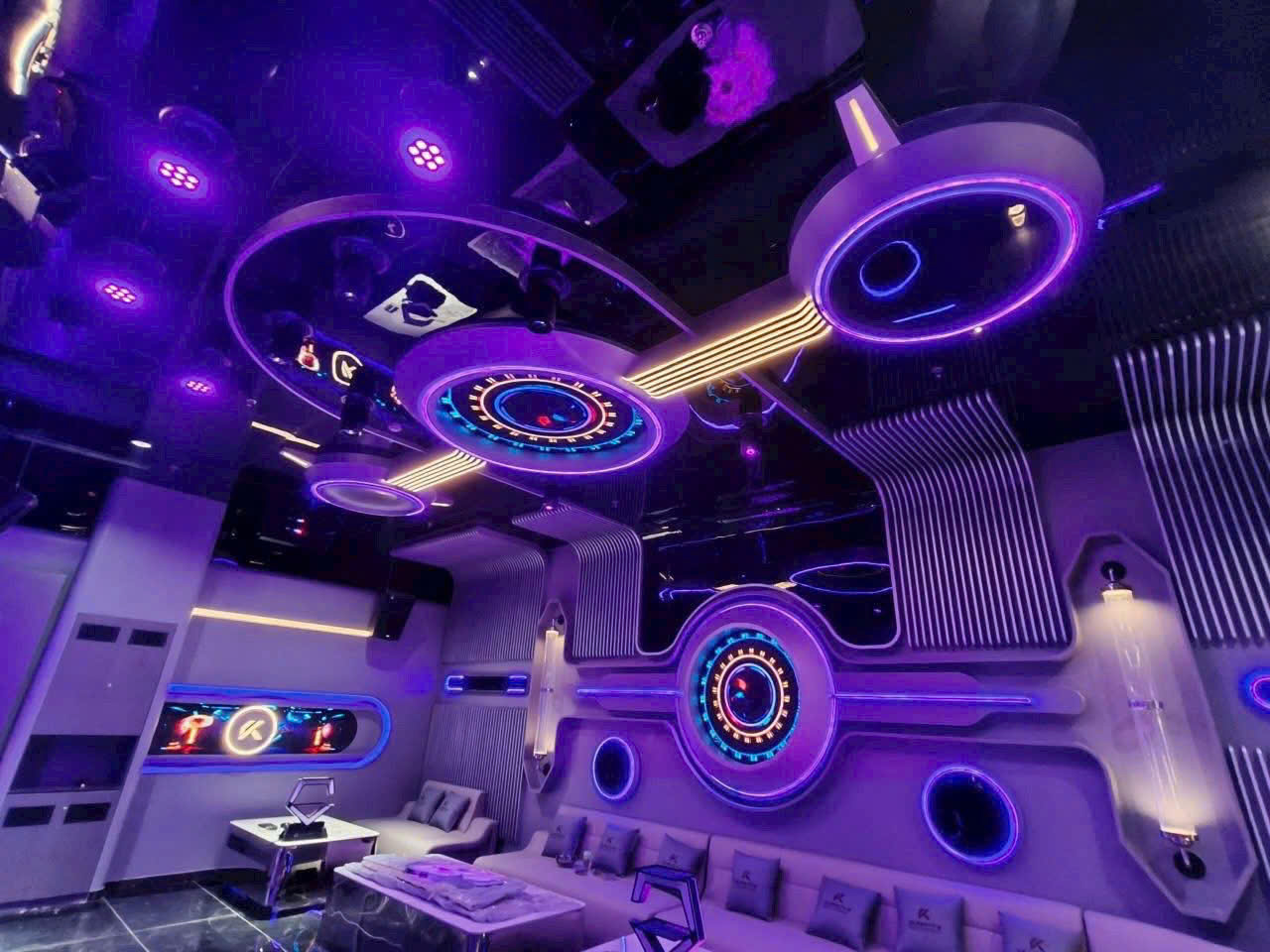Karaoke AMIGO 233 Lê Đức Thọ
