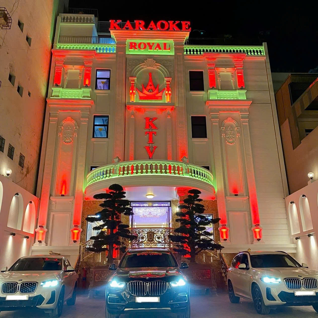 Karaoke Royal Cầu Giấy | Phòng hát hiện đại, âm thanh sống động