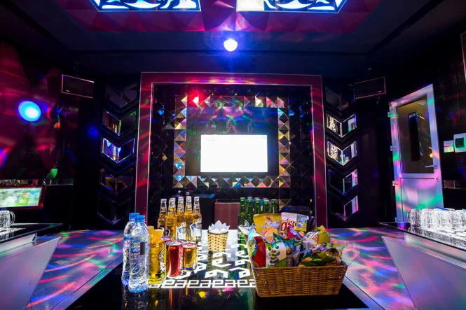 Menu đồ uống đa dạng tại karaoke f5 Plus Tố Hữu