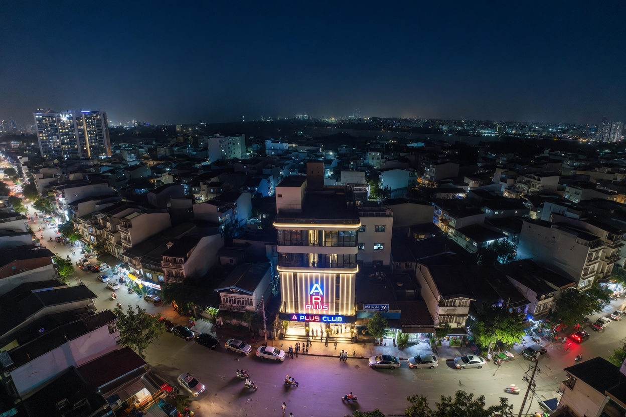 Đặt Bàn Ngay A Plus Club 78 Yên Phụ – Karaoke VIP Hà Nội Không Gian Riêng Tư, DJ Sôi Động